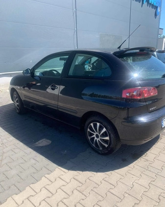 Seat Ibiza cena 5999 przebieg: 245000, rok produkcji 2004 z Ujście małe 211